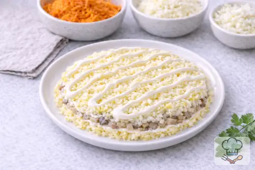 Фото 10-го шага: Селёдка под шубой классическая