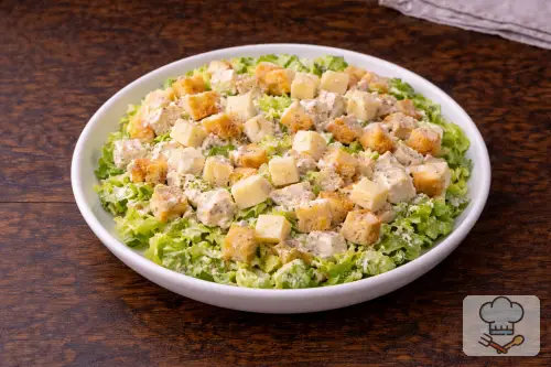 Фото 9-го шага: Салат «Цезарь» с курицей