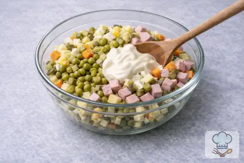 Фото 5-го шага: Салат «Оливье» классический с колбасой