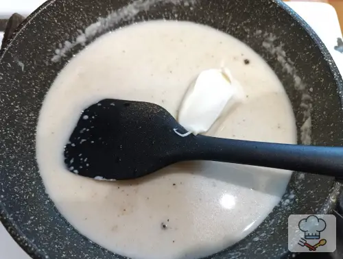 Фото 4-го шага: Цветная капуста в сливочно-сырном соусе с эдамаме